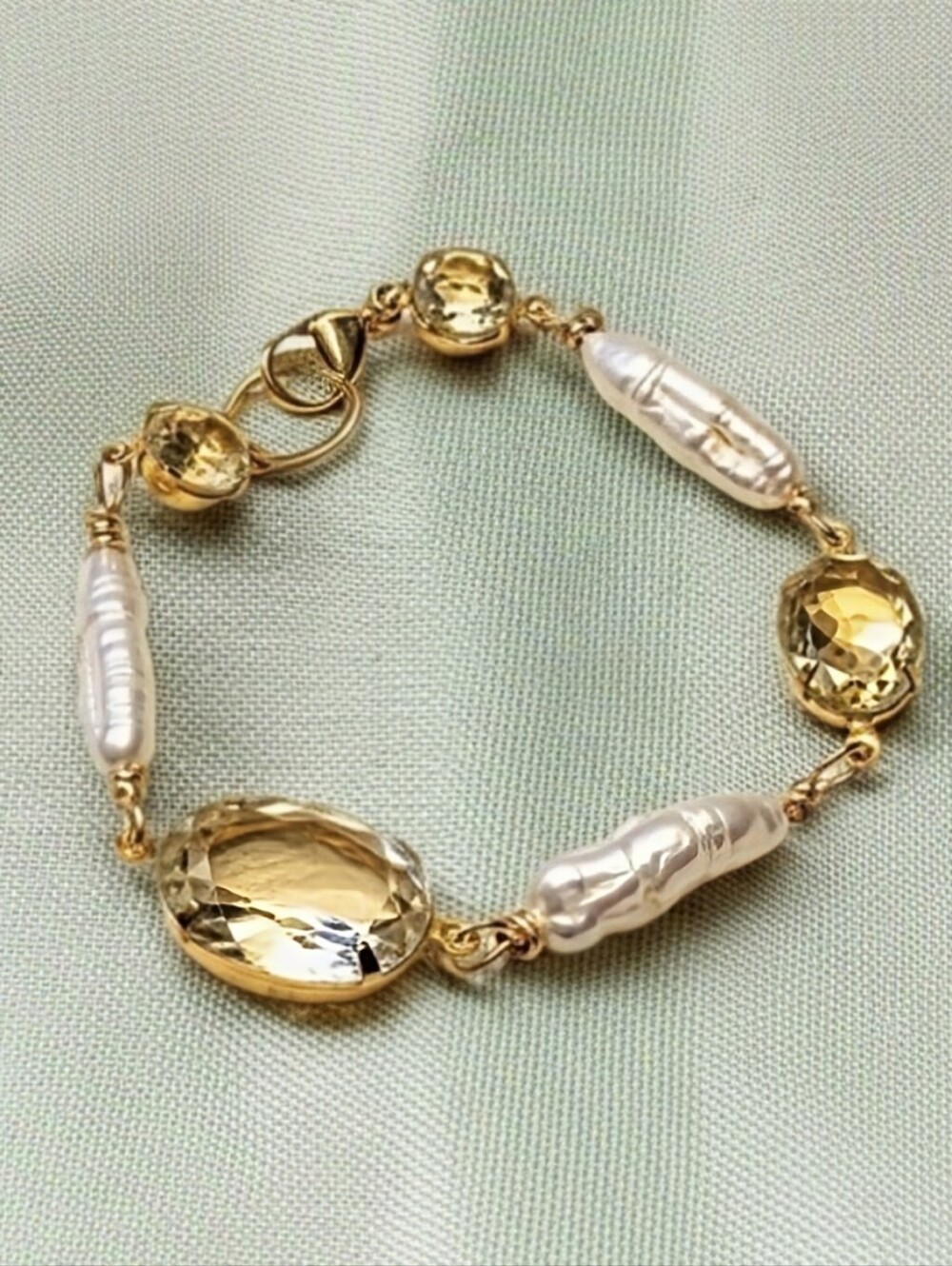 22.38 Total Carats Amethyst & Baroque Pearls In Rae Tennis Bracelet Gold Plated